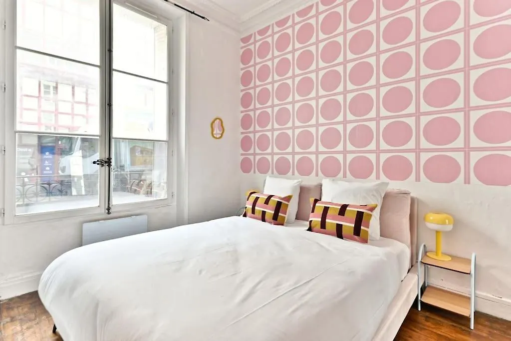 Studio Central Proche Vaugirard - II contacts